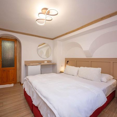 Bed And Breakfast Kotoni Gjirokastër Dış mekan fotoğraf