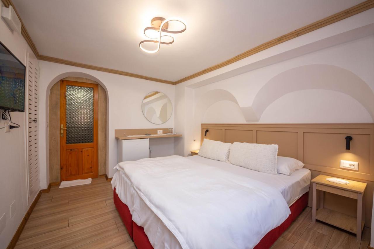 Bed And Breakfast Kotoni Gjirokastër Dış mekan fotoğraf