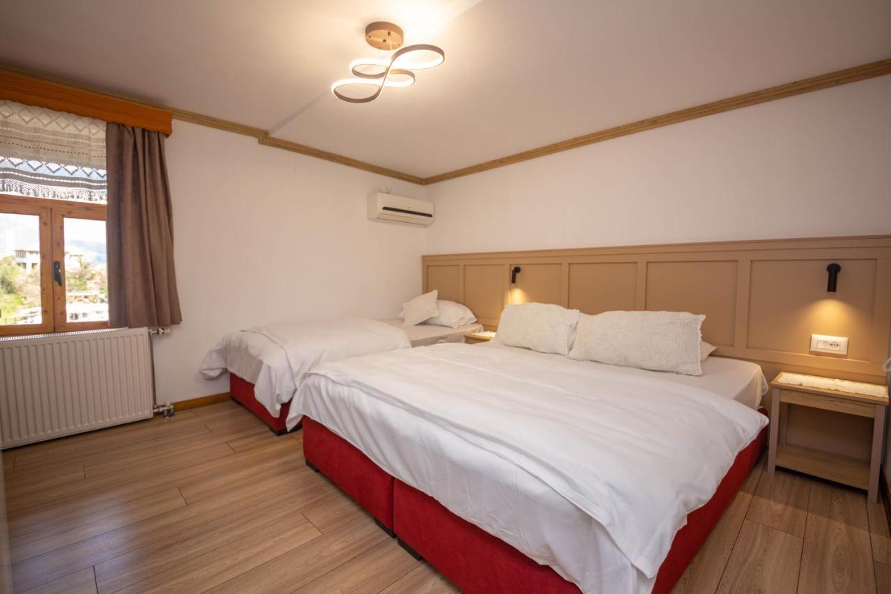 Bed And Breakfast Kotoni Gjirokastër Dış mekan fotoğraf