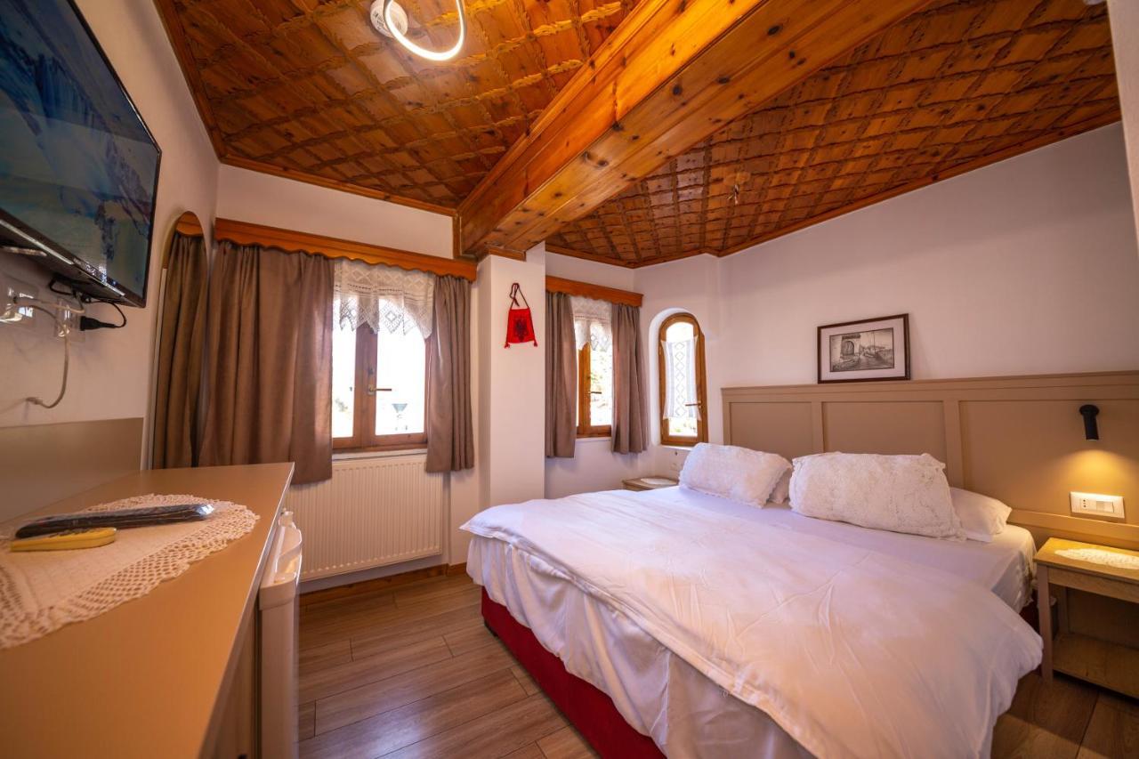 Bed And Breakfast Kotoni Gjirokastër Dış mekan fotoğraf