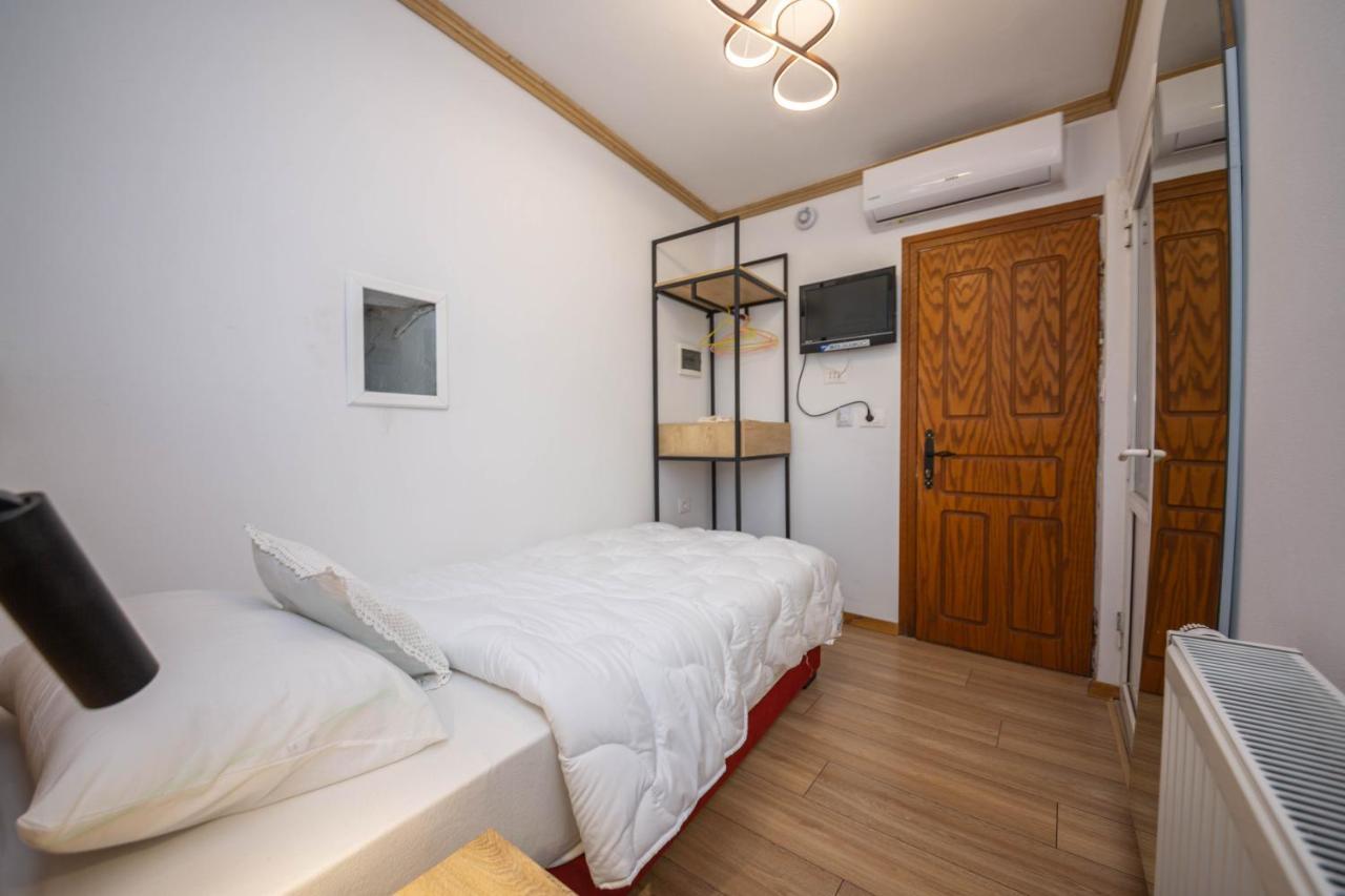 Bed And Breakfast Kotoni Gjirokastër Dış mekan fotoğraf