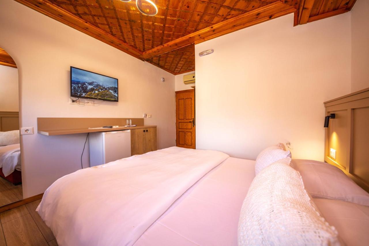 Bed And Breakfast Kotoni Gjirokastër Dış mekan fotoğraf